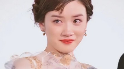 日本女星永野芽郁含泪道歉 因私生活问题濒临失业