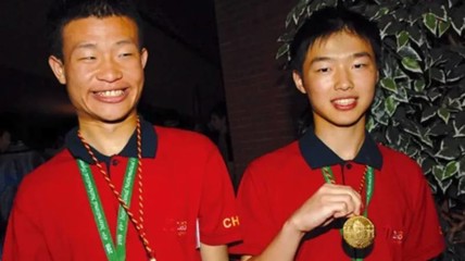 韦东奕的抖音评论区，成了中国人的许愿池