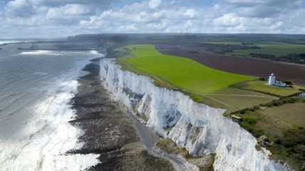多佛白崖的壮美奇观 也造就了英国男人的头顶之灾
